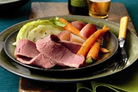 SLOW-COOKED CORNED BEEF IN BEER WITH RED CURRANT-MUSTARD SAUCE